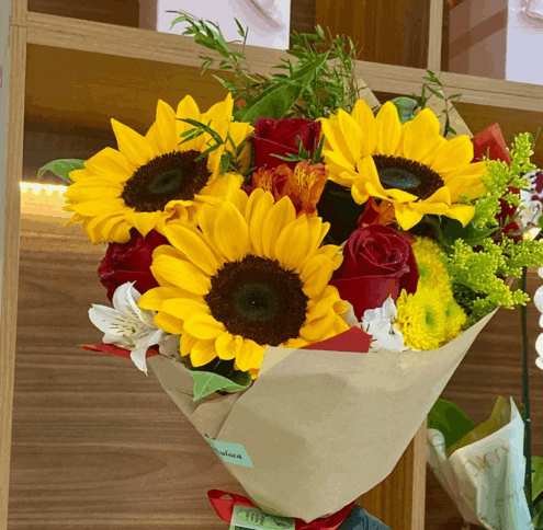 Presentes e Flores para Aniversário BH.