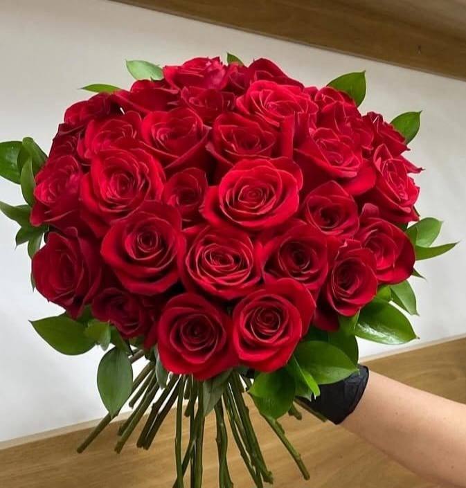 Buque de 30 Rosas Vermelhas, Melhor Preço, Entrega Rápida.