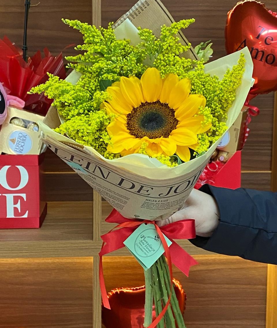 Buque de Girasol para Presente. Entrega Rápida.